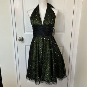 Adrianna Papell Emerald Green & Black Floral Lace Overlay with Rhinestones New